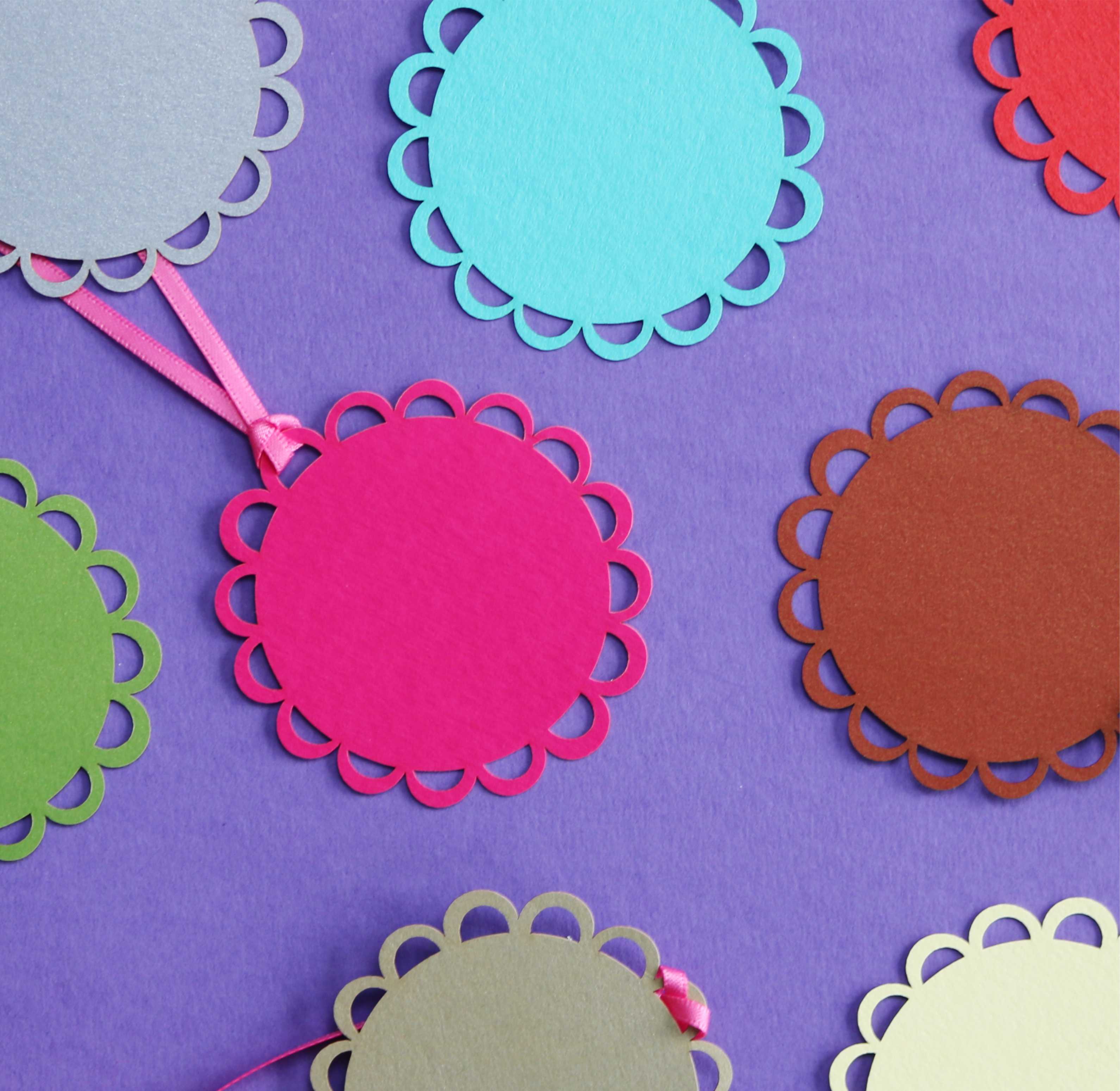 10 Assorted Round Gift Tags